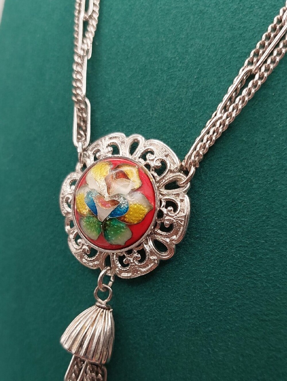 Vtg Silvertone Tassel Pendant Necklace with Multicolor Enamel Floral Accent - Picture 4 of 13